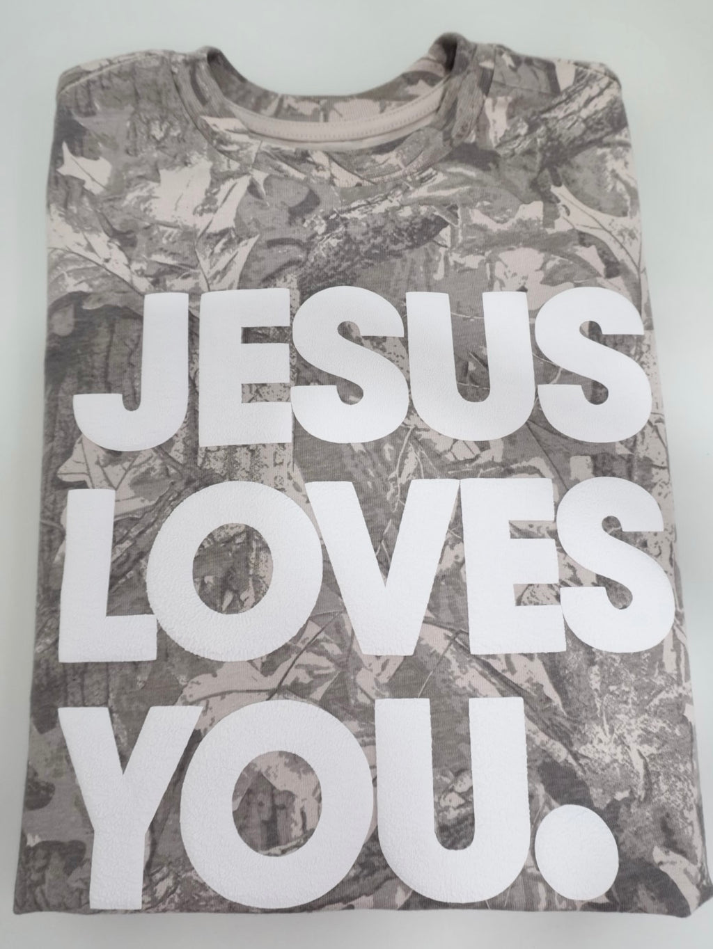 Camo Oversized T-Shirt – “Jesus Loves You” Puff Letter Effect | Streetwear Faith Tee