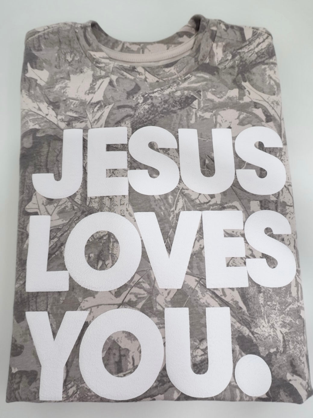 Camo Oversized T-Shirt – “Jesus Loves You” Puff Letter Effect | Streetwear Faith Tee