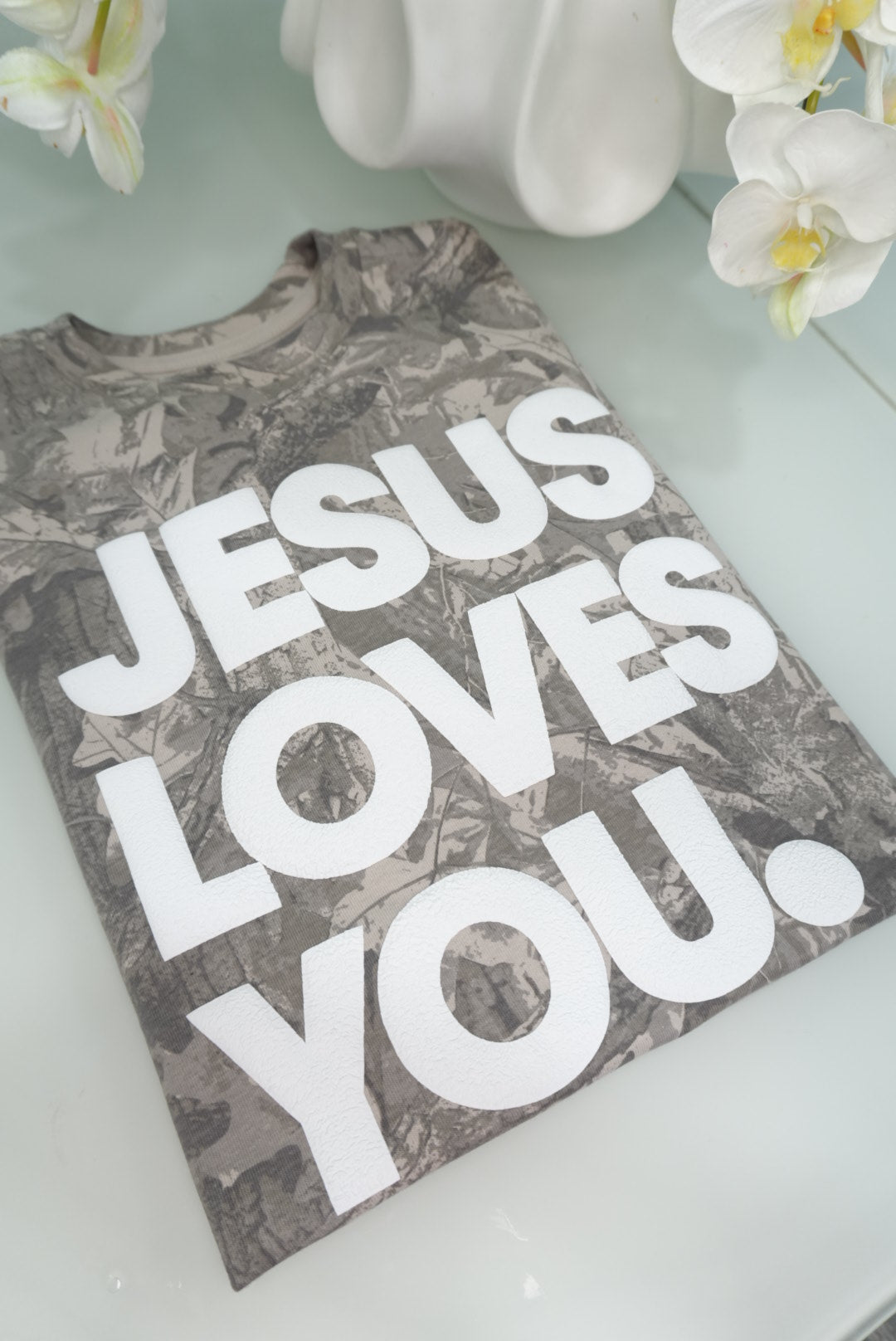 Camo Oversized T-Shirt – “Jesus Loves You” Puff Letter Effect | Streetwear Faith Tee